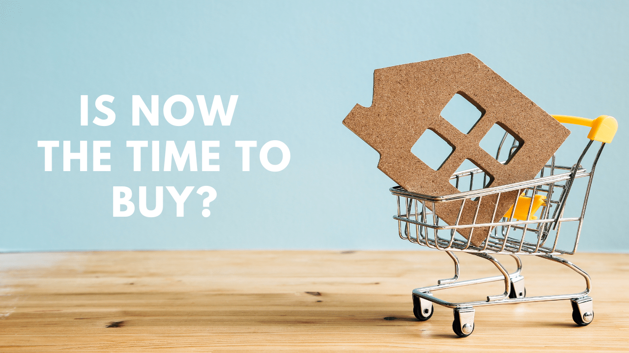 Real estate downturn investing: A small shopping cart holding a house-shaped cutout, symbolizing opportunities to buy properties in challenging economic times.